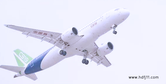 C919首飛2.jpg